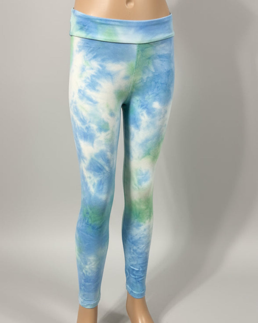 The Tie-Dye vibe, choice of pattern and size!